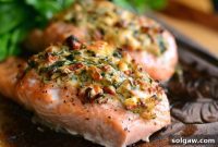 Salmon Bursting with Creamy Spinach and Sun-Dried Tomatoes