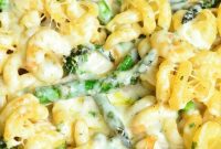 Zesty Lemon Asparagus Skillet Pasta Oozing with Cheese