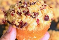 Streusel-Topped Cranberry White Chocolate Muffins