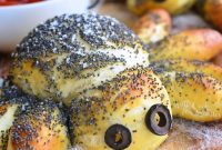 Creepy Crawly Pretzel Spiders