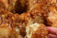 Apple Pie Pull-Apart Bread